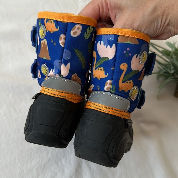 Waterproof boots, toddler size 5, blue, orange, lights up with each step, - Picture 7 of 8